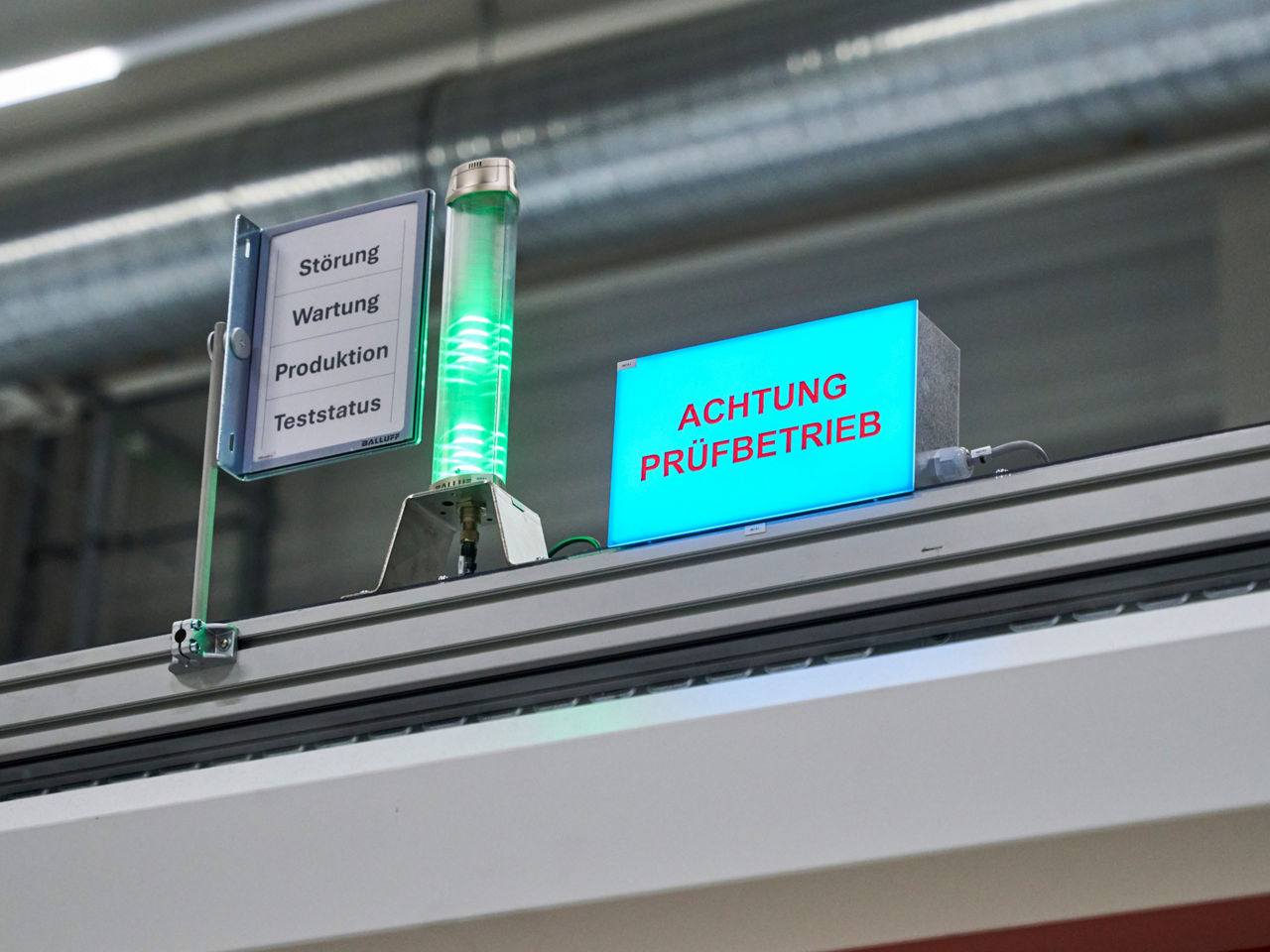 Im Prüfbetrieb: In Nürnberg durchläuft jede Batterie am Bandende strenge Qualitätstests. 